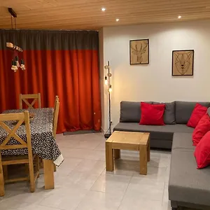great-8-pax-ski-in-ski-out-apartment-in-tignes-val-claret.hotels-rhonealpes.com/